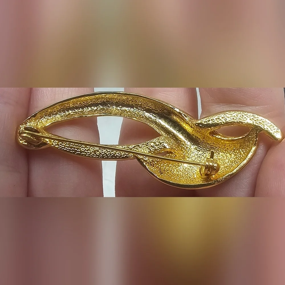 Gold Tone Black Enamel Heart Inlay Brooch With Rhinestones 2-1/4" - Picture 6 of 8